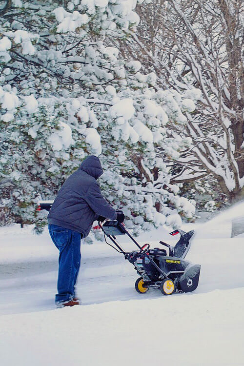 Power Washing Your Driveway: What Mississauga Homeowners Need to Know